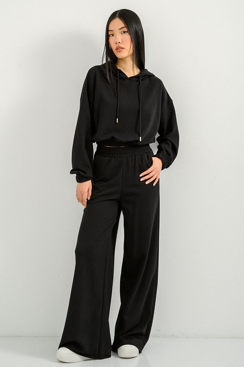 Cropped hoodie with elastic waistband