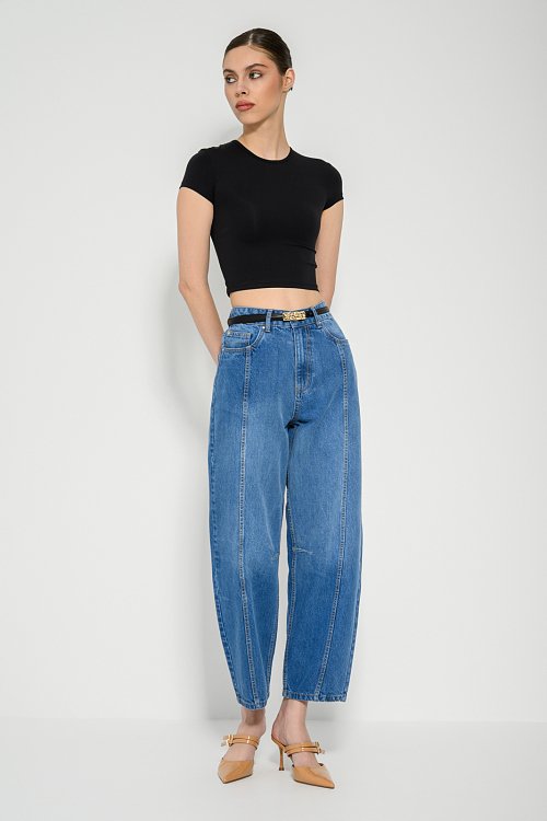 Lycra cropped top with short sleeves