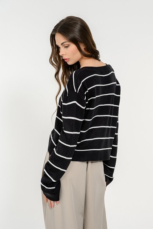 Knit sweater with stripes and V neckline