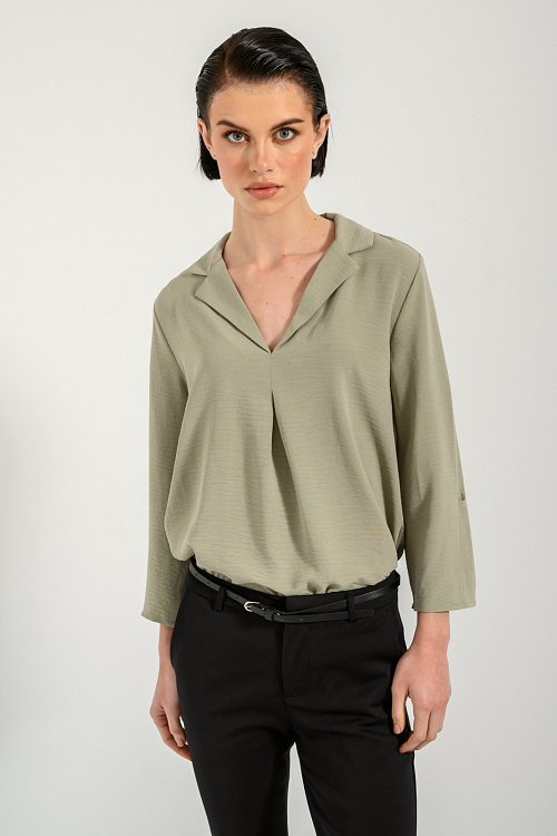 Blouse with lapel collar