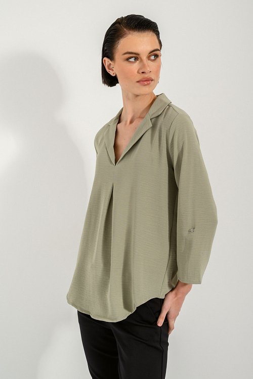 Blouse with lapel collar