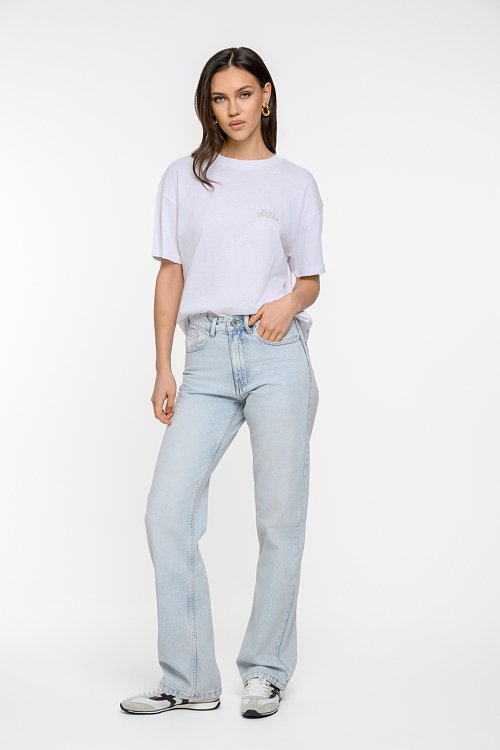 T-shirt with print on the back