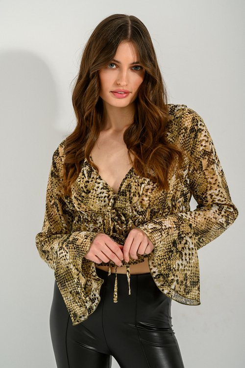 Crop top with snake print and ruffled details