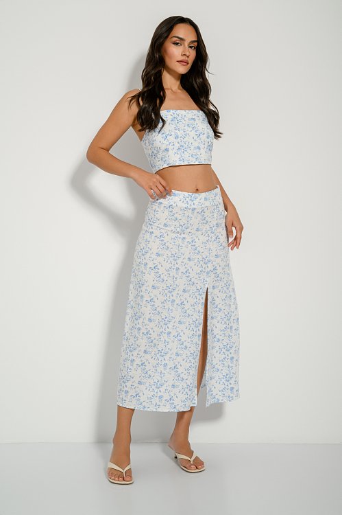 Floral cropped top with tying
