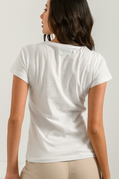 Basic t-shirt with V neckline