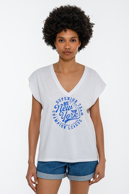T-shirt with front print and V neckline