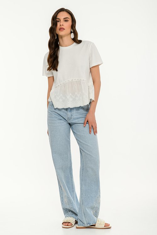 Broderie t-shirt with embroidered hem