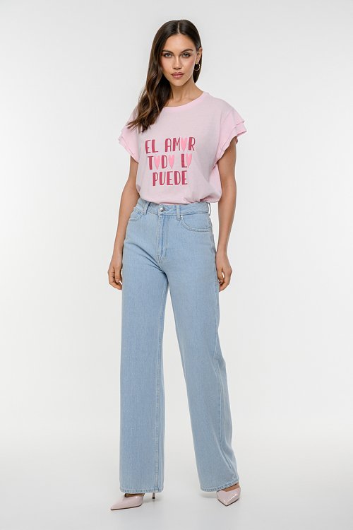 T-shirt with print and detail on the sleeves