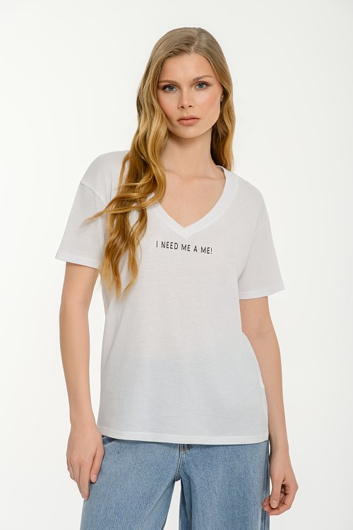 T-shirt με τύπωμα και V λαιμόκοψη