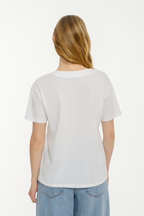 T-shirt με τύπωμα και V λαιμόκοψη