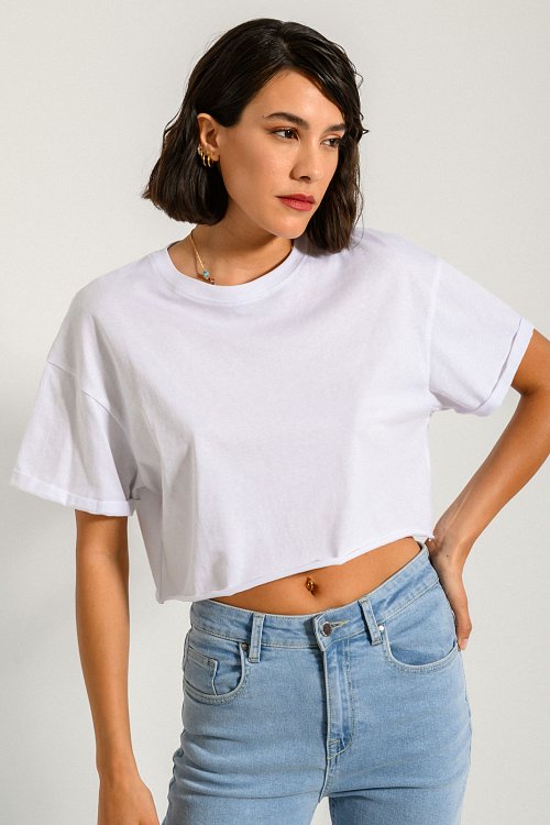 Cropped top with rever on the sleeves