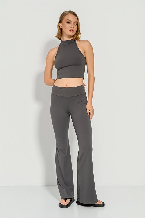 Sleeveless lycra high neck crop top
