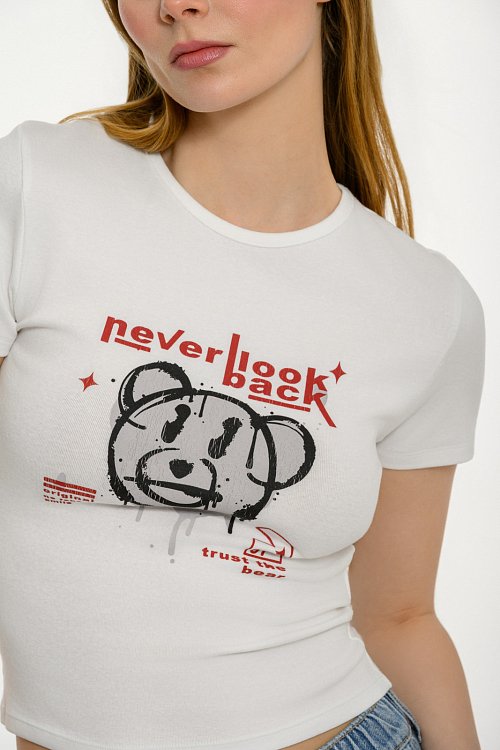 Crop t-shirt with front print