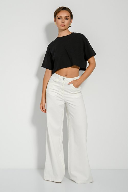 Cropped top with round neckline