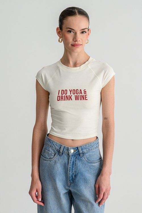 Fitted cropped t-shirt with front print