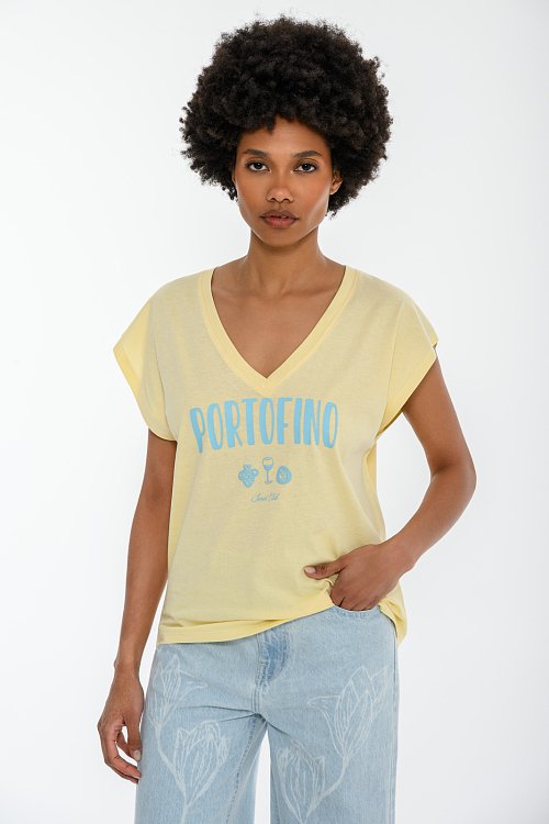 T-shirt with front print and V neckline