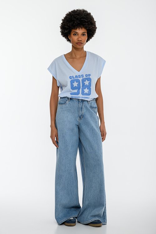 T-shirt with front print and V neckline