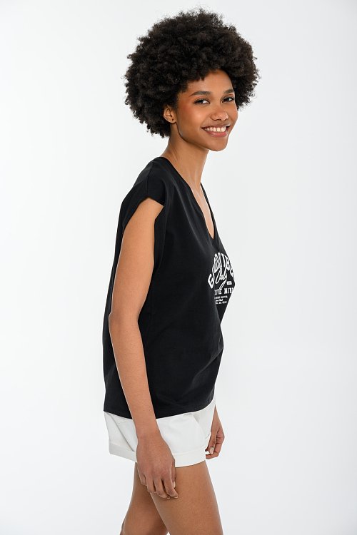 T-shirt with front print and V neckline