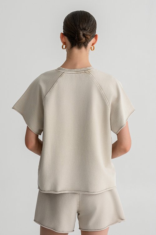 T-shirt με ξεβαμμένη όψη και print