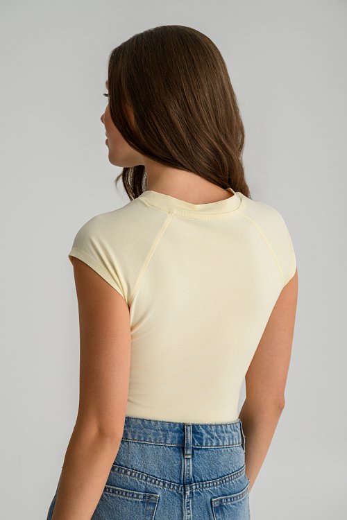 Fitted cropped t-shirt with front print