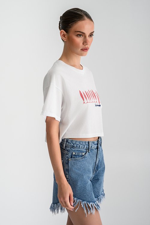 Κροπ t-shirt με τύπωμα