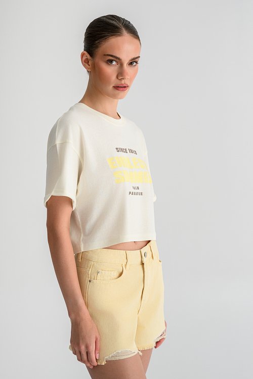 Κροπ t-shirt με τύπωμα
