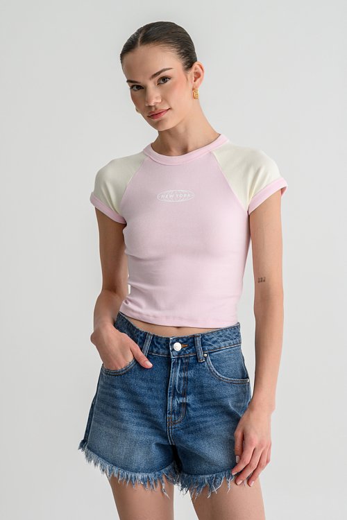 Fitted cropped t-shirt with front print