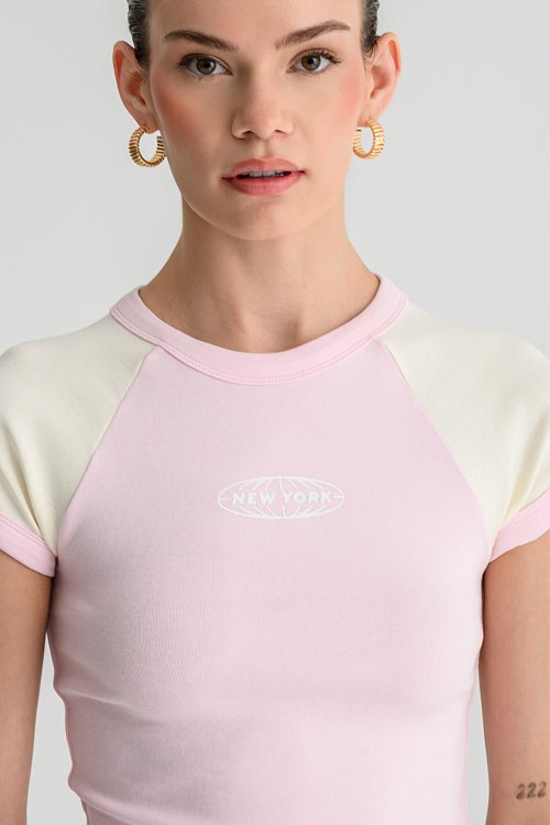 Fitted cropped t-shirt with front print