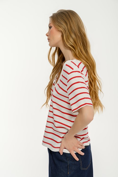 T-shirt with stripes and V neckline