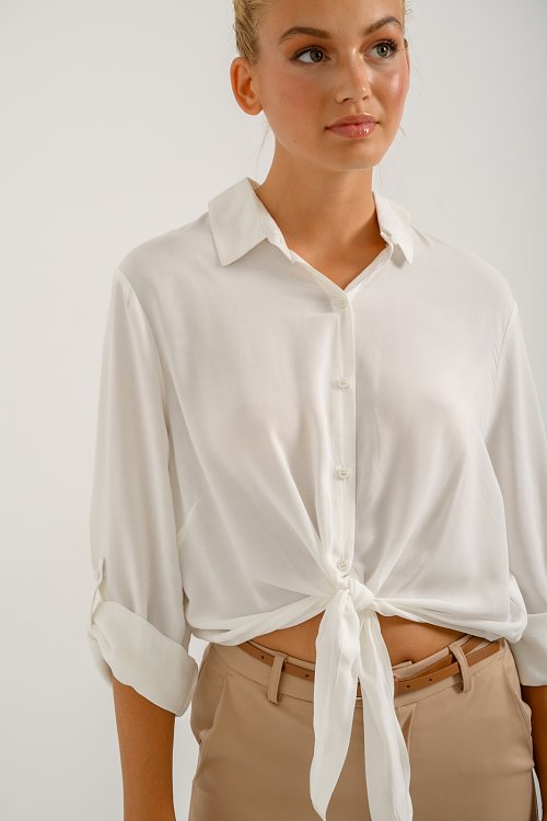 Shirt with tying