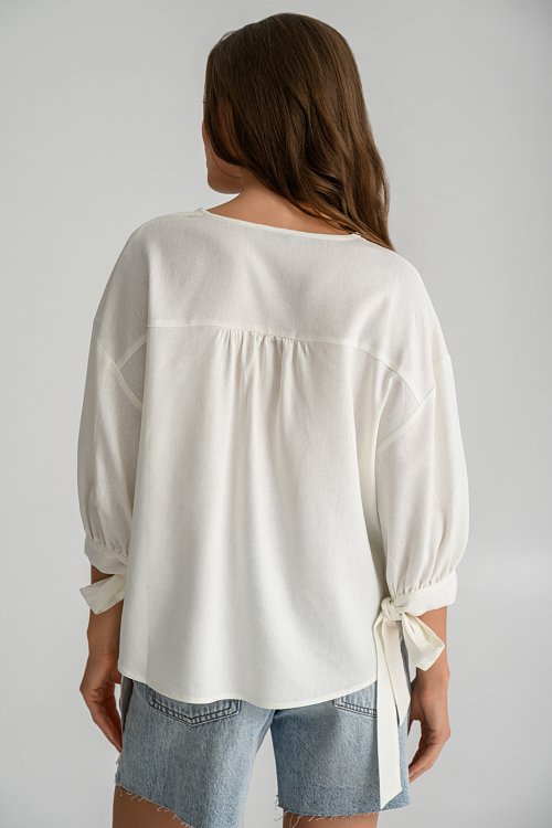 Linen shirt with tie-up sleeves