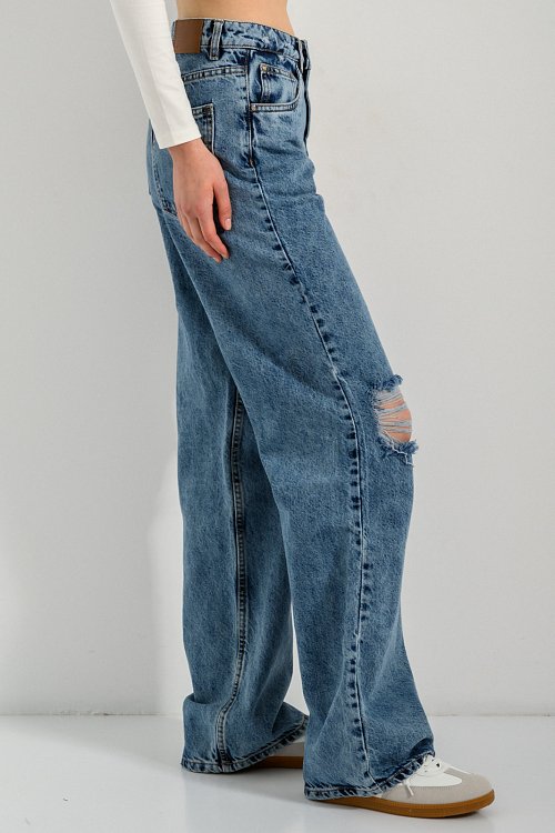 Wide leg denim with ripped details