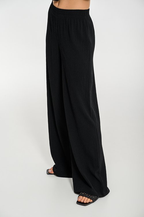 Wide leg γκοφρέ παντελόνα με λάστιχο