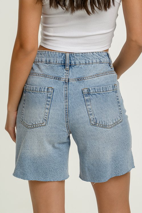 Denim bermuda with loose threads