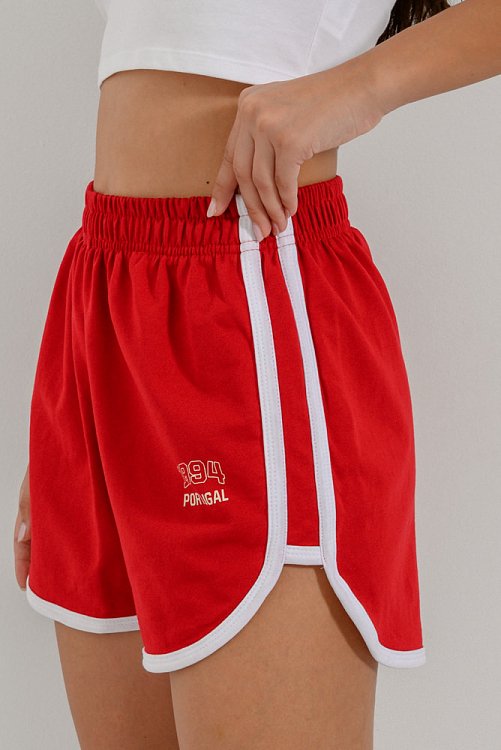 Sweater shorts with front print and side opening detail