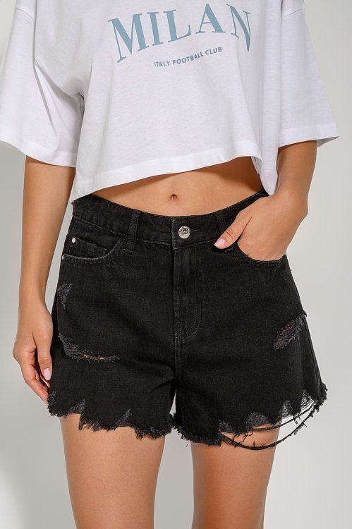Denim shorts with slits and loose threads