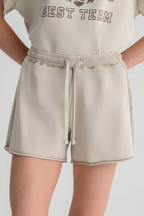 Sweater shorts with elasticated waistband
