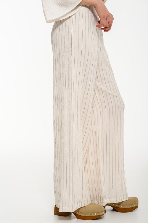 Wide leg γκοφρέ παντελόνα με λάστιχο και ρίγες