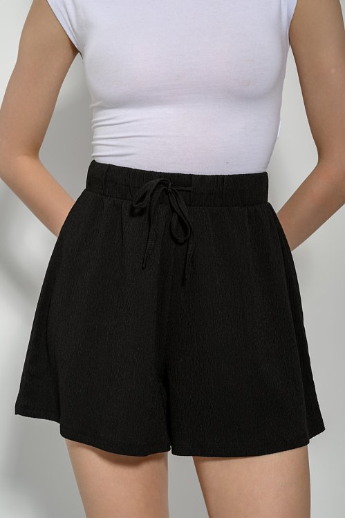 Shorts with elastic waistband