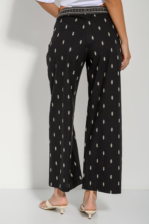 Culotte trousers with embroidered details
