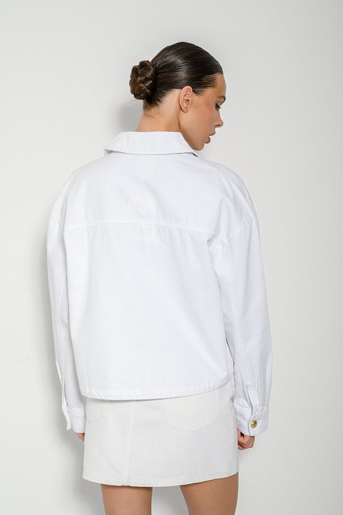 Denim jacket with front pockets