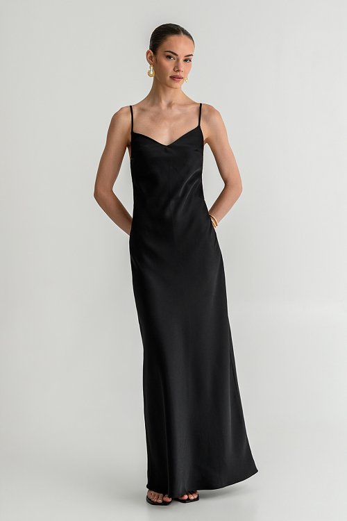 Maxi φόρεμα με σατινέ υφή και τιράντες (BLACK) φωτογραφία