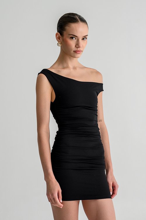 Μίνι one-shoulder λύκρα φόρεμα με σούρες