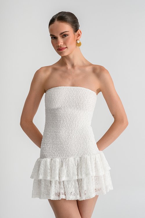Μίνι strapless φόρεμα δαντέλα με σφηκοφωλιά και βολάν