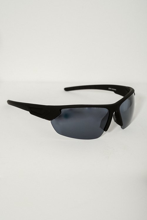 Sunglasses with mat effect