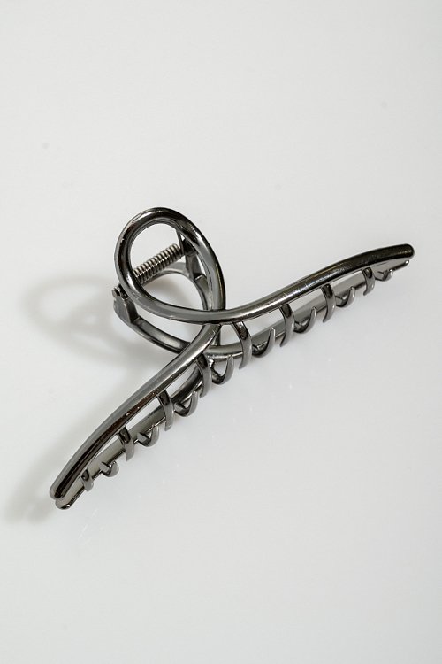 Hair clip with metallic effect