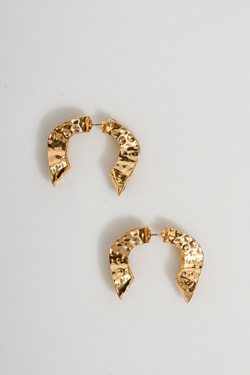 Earrings with embossed effect