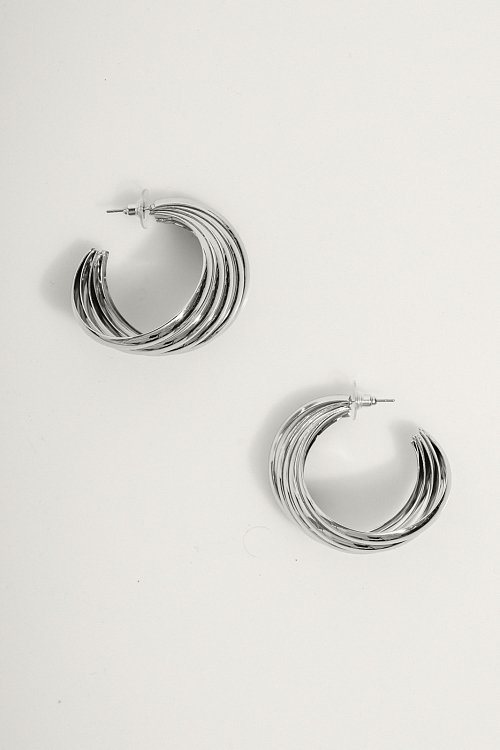 Σκουλαρίκια κρίκοι με ανάγλυφη όψη (SILVER)