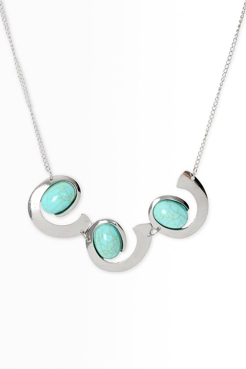 Necklace with metallic elements and turquoise stones