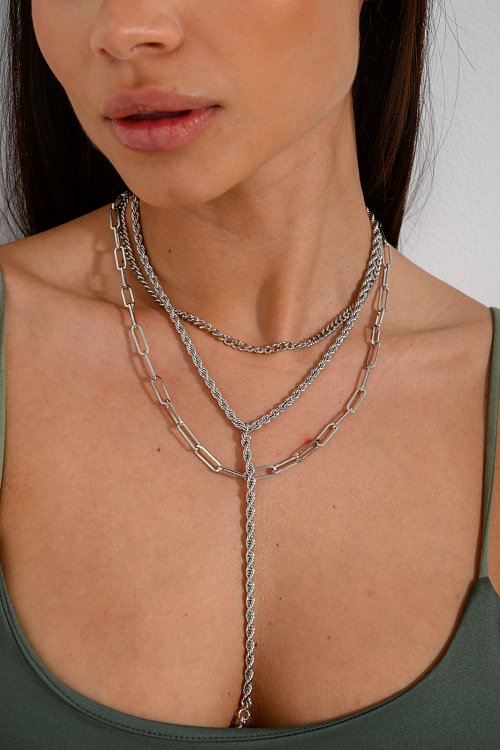 Necklace with 3 chains